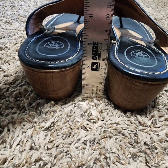 Ariat Wedge Thong Sandals Women's Size 7 Brown Color Western - Picture 3 of 7